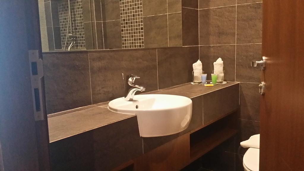 ケオジャ ホテル Kuala Belait エクステリア 写真